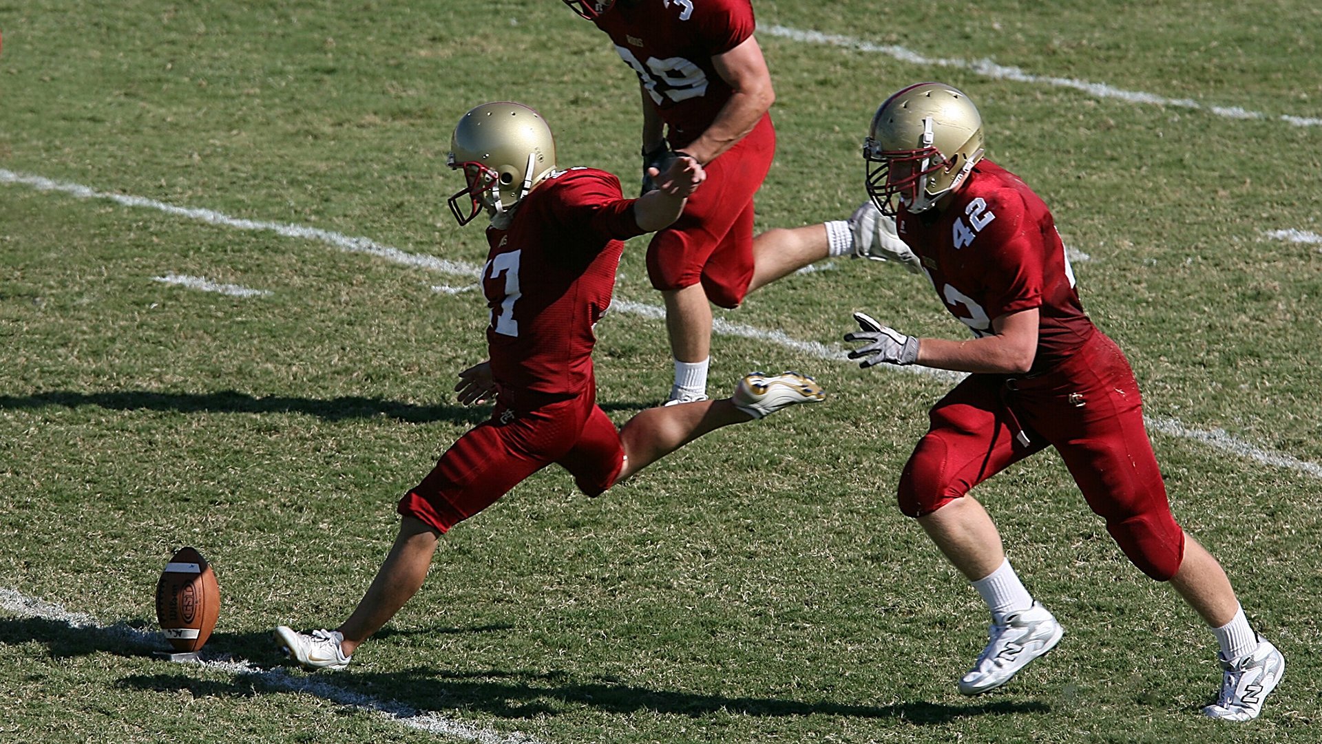 爱游戏娱乐平台-英超裁判评议制度改革建议，英超裁判主队